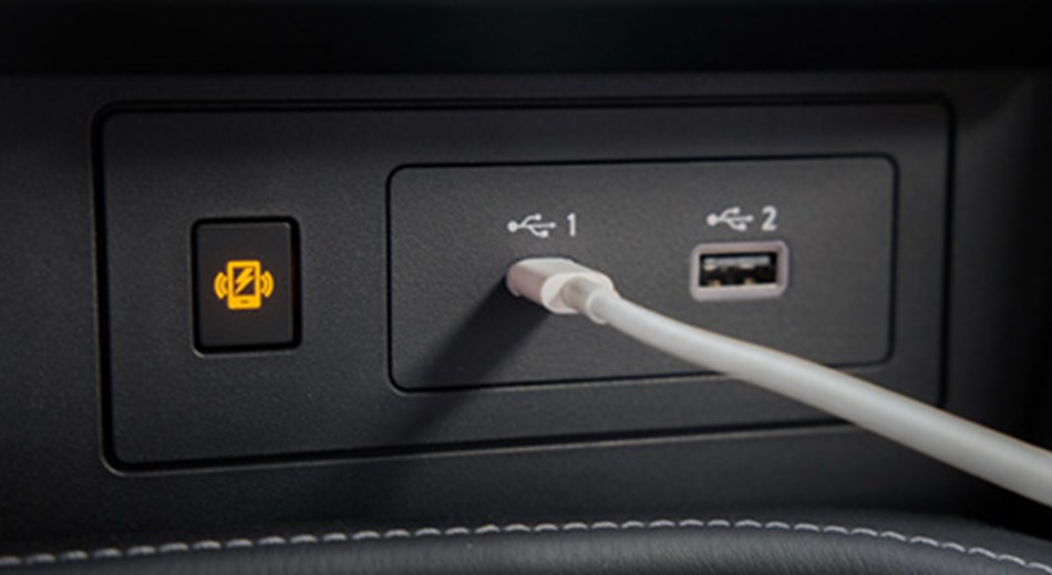 USB-A e USB-C-Vehicle Feature Image
